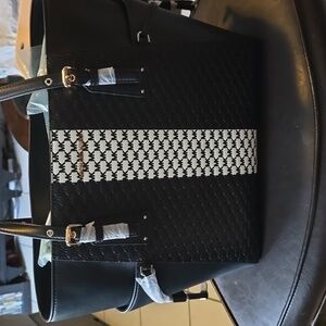 🌷🌷Michael Kors NWT Voyager Tote